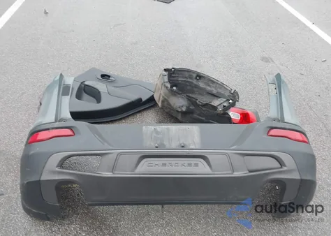 2015 Jeep Cherokee Trailhawk z USA, uszkodzony, nr VIN 1C4PJMBS2FW502760